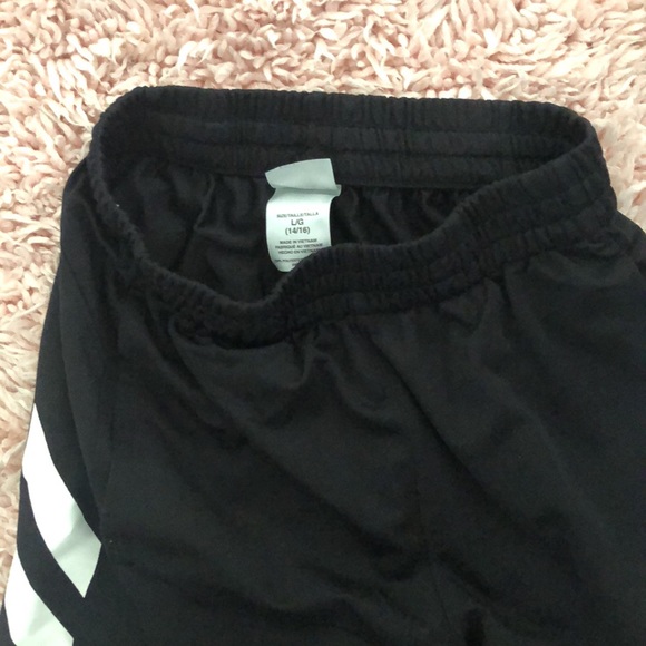 Adidas short - Picture 2 of 3